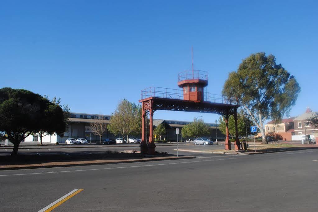 Albergue Port Adelaide Backpackers Exterior foto